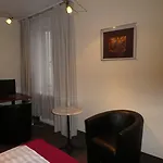 Hotel Adrett Koenigsallee 3*