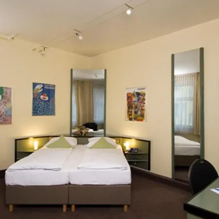 Hotel Adrett Koenigsallee 3*