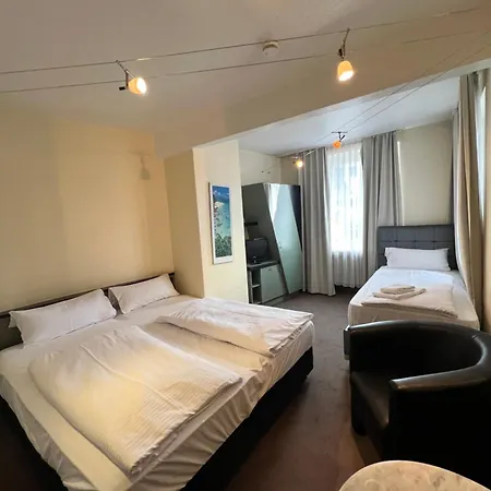 모노폴 3* 뒤셀도르프