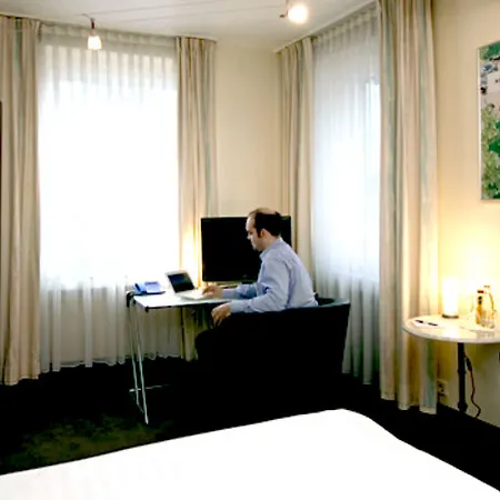 Hotel Adrett Koenigsallee 3*