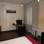 ホテル Adrett Koenigsallee 3*
