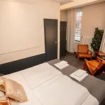 Adrett Koenigsallee 3*
