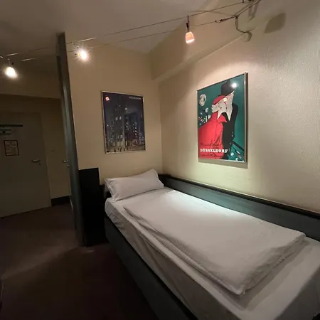 モノポール ホテル 3*