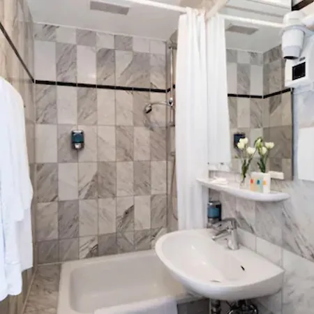 Adrett Königsallee Düsseldorf