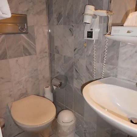 Szálloda Adrett Koenigsallee Düsseldorf