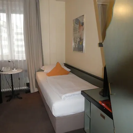 Adrett Königsallee Düsseldorf