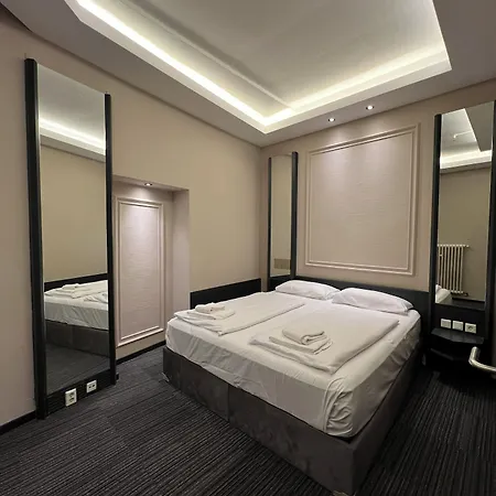 Hotel Adrett Koenigsallee 3*