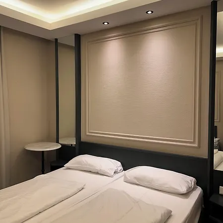 Hotel Adrett Koenigsallee 3*