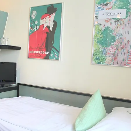 Szálloda Adrett Koenigsallee