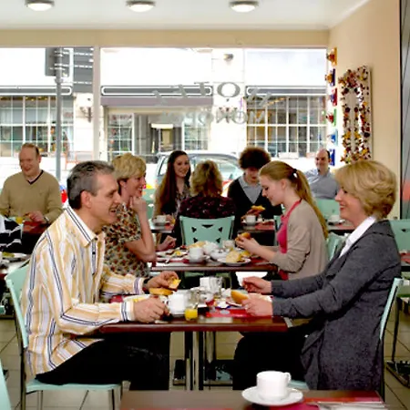 Adrett Koenigsallee Szálloda