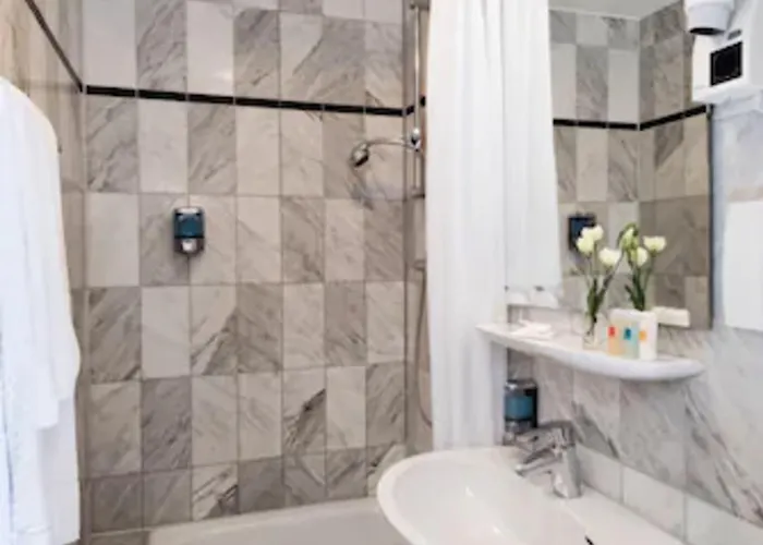 Adrett Koenigsallee 杜塞尔多夫