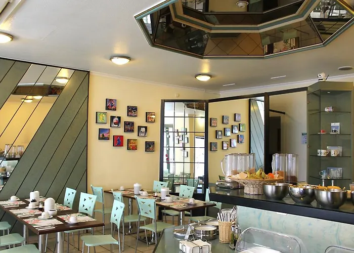 Adrett Koenigsallee 杜塞尔多夫