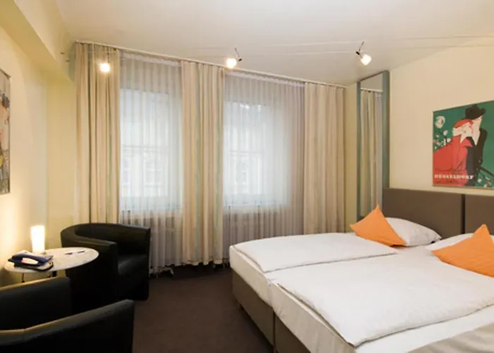 Adrett Koenigsallee فندق 3*