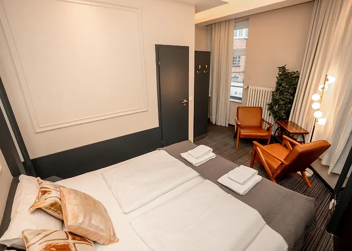 Adrett Koenigsallee 3*