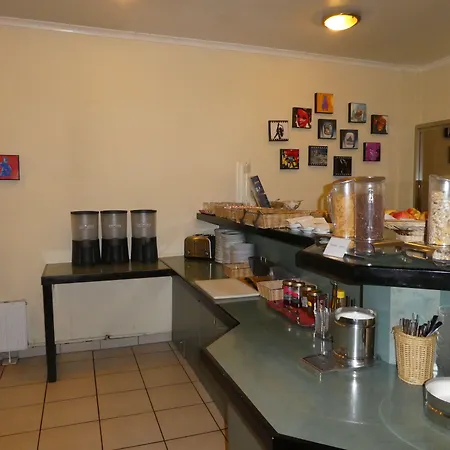 Adrett Koenigsallee 뒤셀도르프