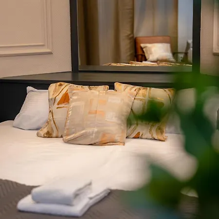 호텔 Adrett Koenigsallee 3*