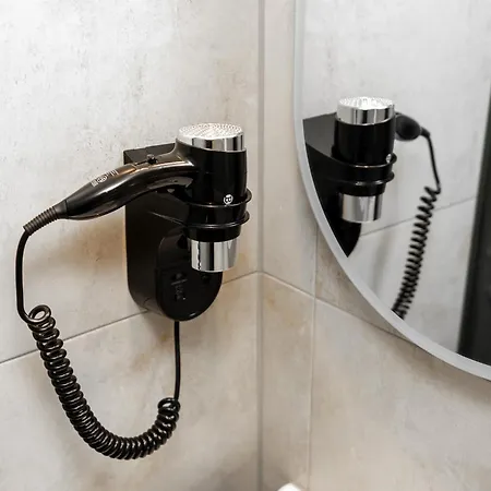 Adrett Koenigsallee 호텔 3*