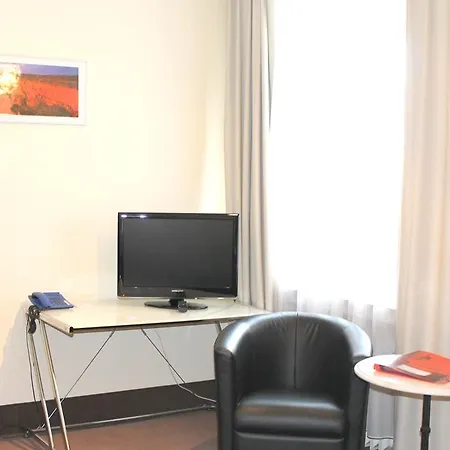 Adrett Koenigsallee 뒤셀도르프