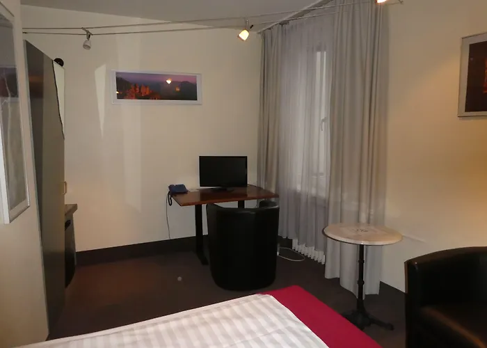 Hotel Adrett Koenigsallee 3*