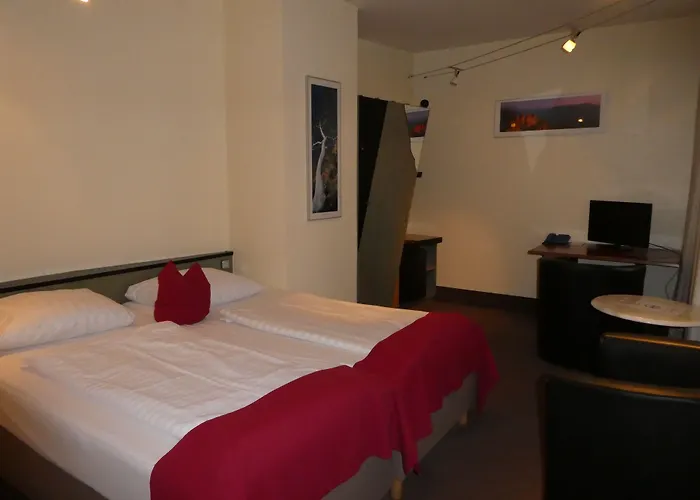 Hotel Adrett Koenigsallee 3*