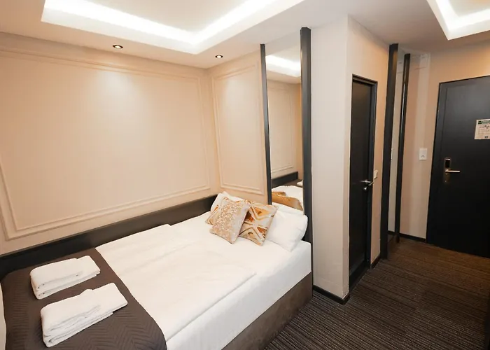 Adrett Koenigsallee Hotel 3*