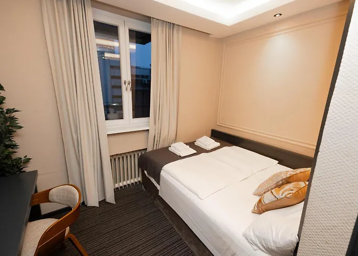 Hotel Adrett Koenigsallee 3*