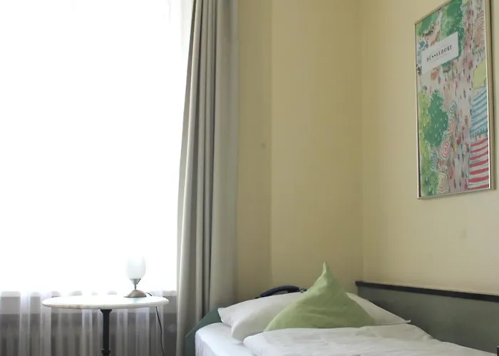 Hotel Adrett Koenigsallee 3*