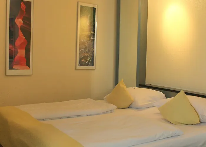 Hotel Adrett Koenigsallee 3*